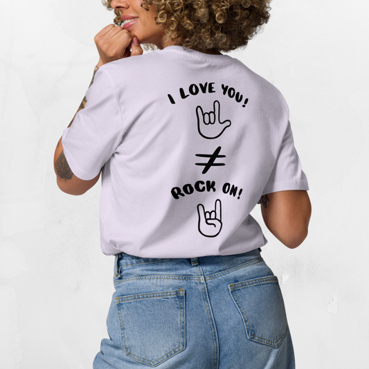"I love you! 🤟" est différent de "Rock On! 🤘" - T-shirt unisexe en coton biologique